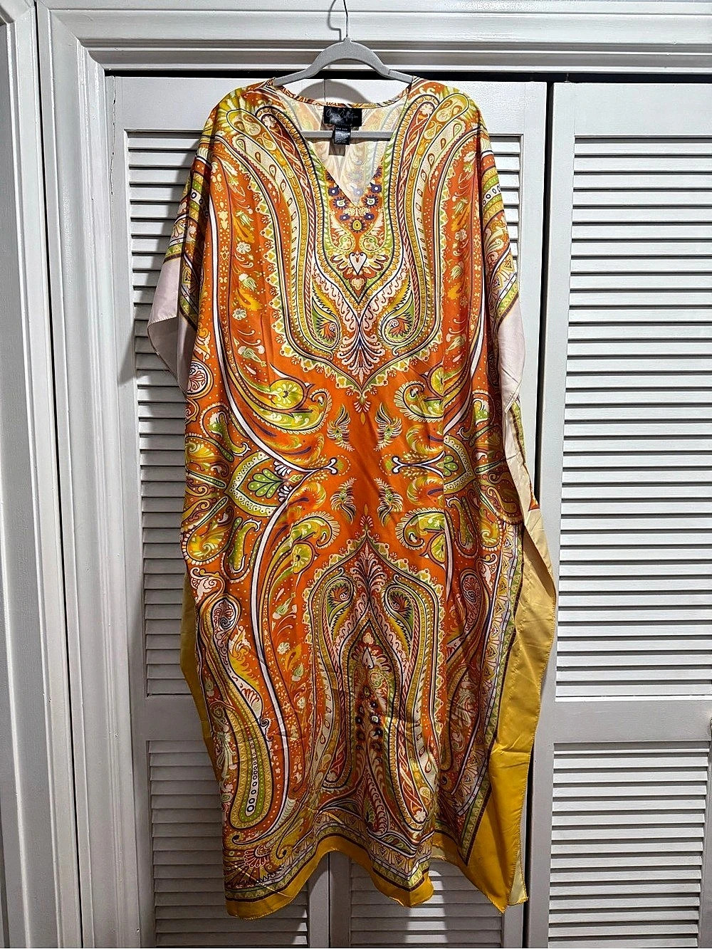 Capri Collection Paisley Orange & Yellow kaftan Like New